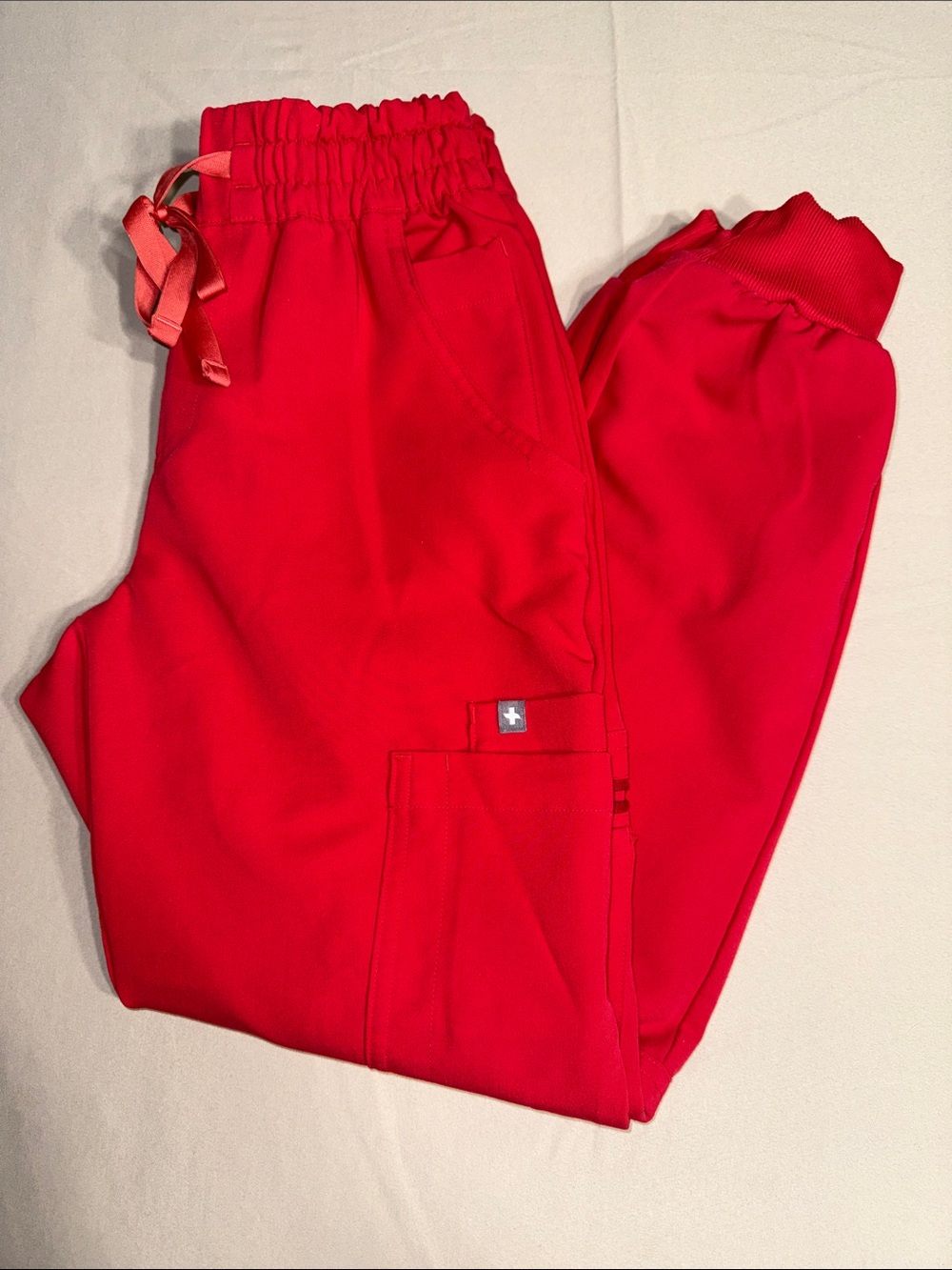 FIGS Uman Relaxed Fit Mid Rise Jogger Scrub Pants XXS Petite Pop Red